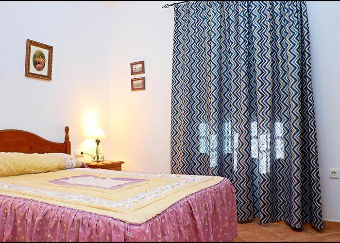 Con Piscina En Roche Viejo *