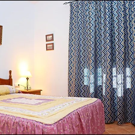 Con Piscina En Roche Viejo *