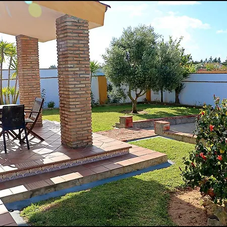 Chalet Con Piscina En Roche Viejo *