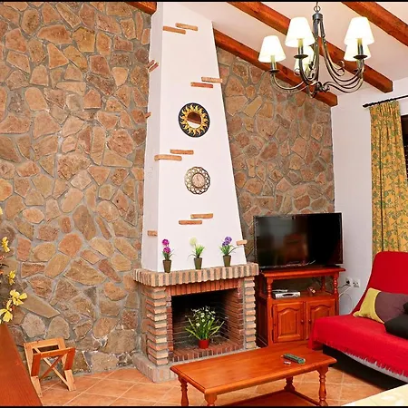 Con Piscina En Roche Viejo *