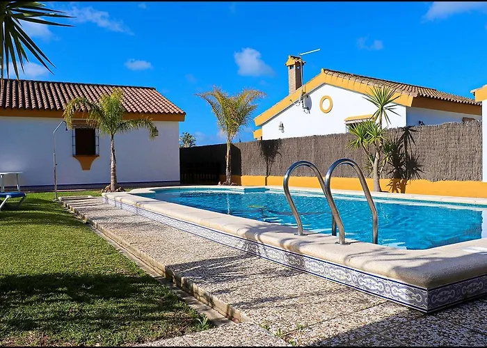 Con Piscina En Roche Viejo Шале *