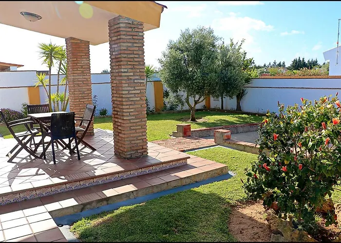 Chalet Con Piscina En Roche Viejo *